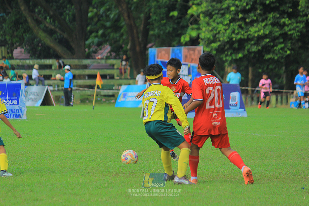 ijl u11 100526 maesa pararaider army vs kids soccer family