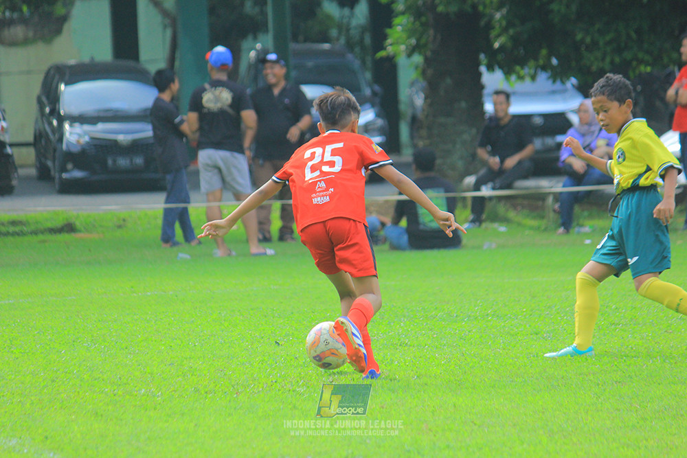 ijl u11 100526 maesa pararaider army vs kids soccer family