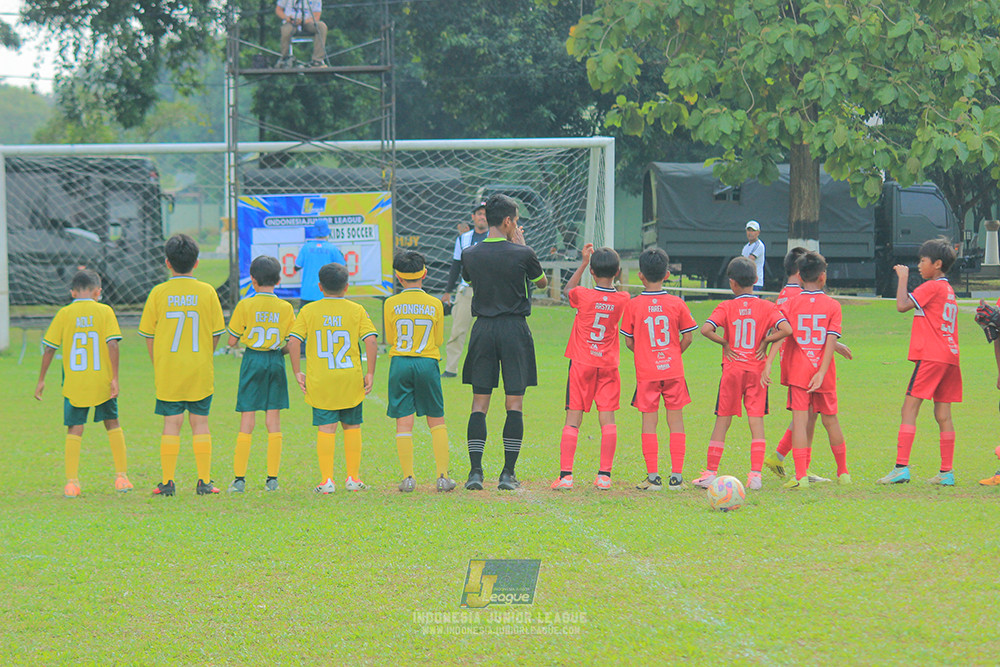 ijl u11 100526 maesa pararaider army vs kids soccer family