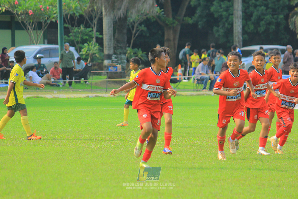 ijl u11 100526 maesa pararaider army vs kids soccer family