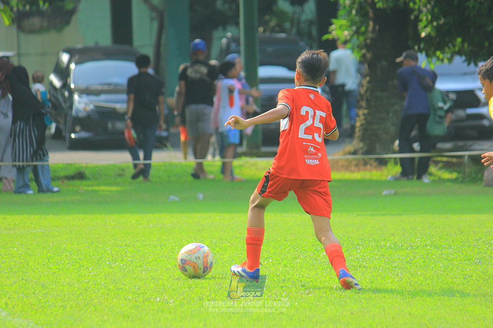 ijl u11 100526 maesa pararaider army vs kids soccer family