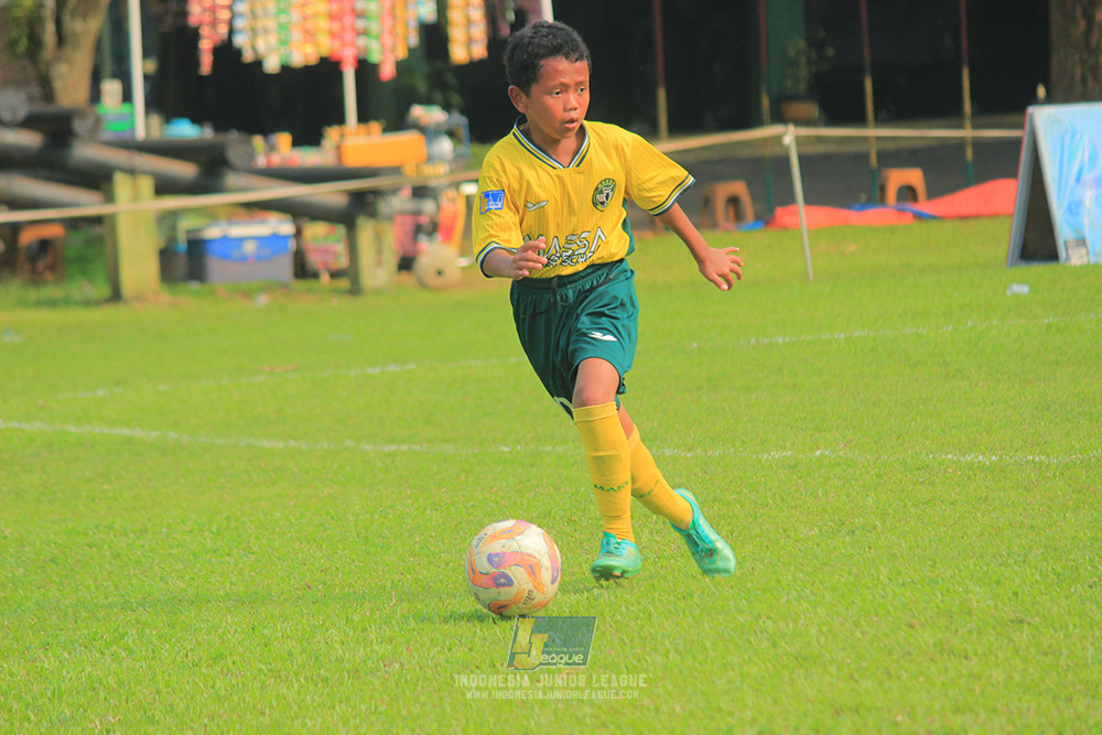 ijl u11 100526 maesa pararaider army vs kids soccer family