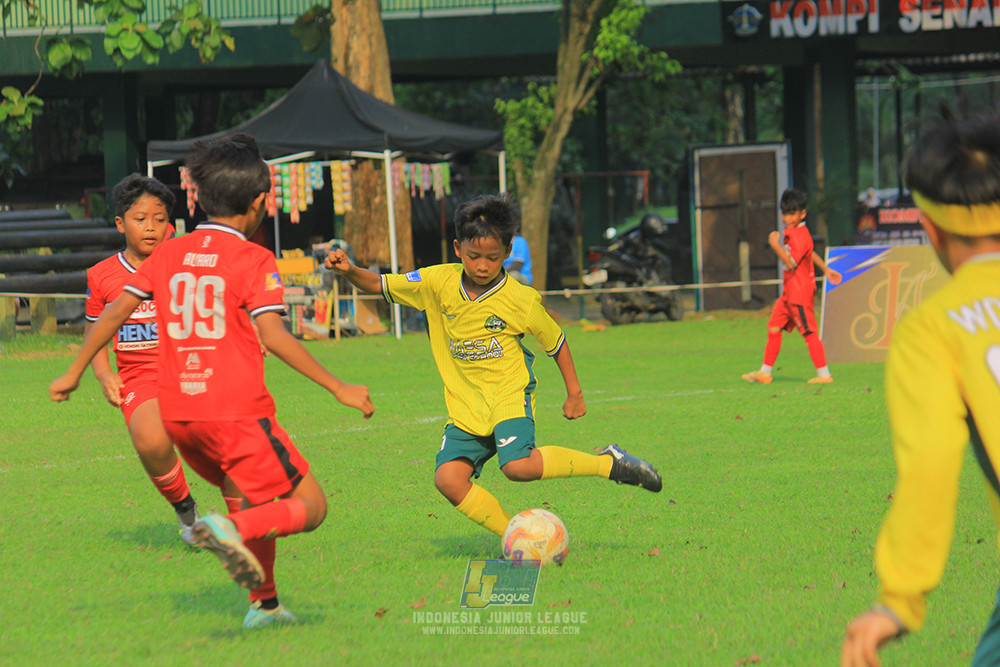ijl u11 100526 maesa pararaider army vs kids soccer family
