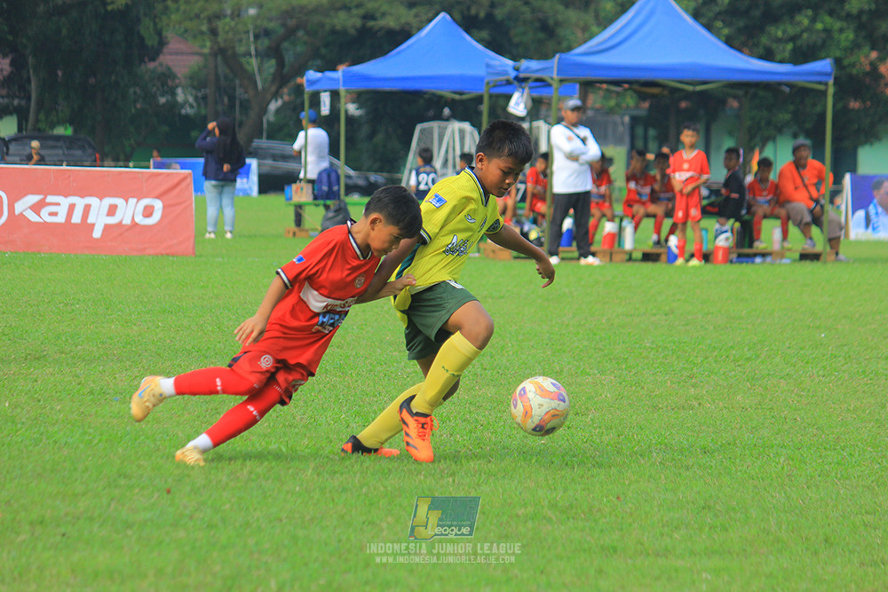 ijl u11 100526 maesa pararaider army vs kids soccer family