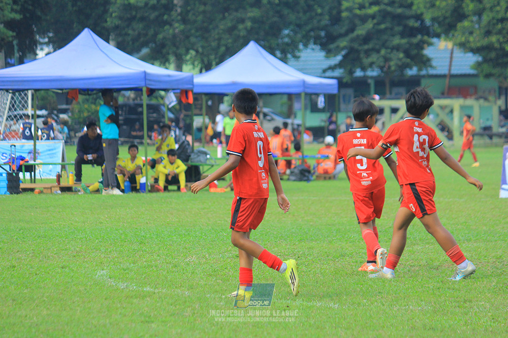 ijl u11 100526 maesa pararaider army vs kids soccer family