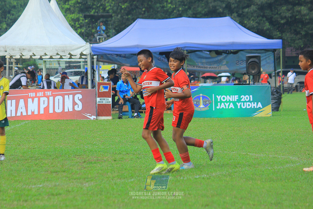 ijl u11 100526 maesa pararaider army vs kids soccer family