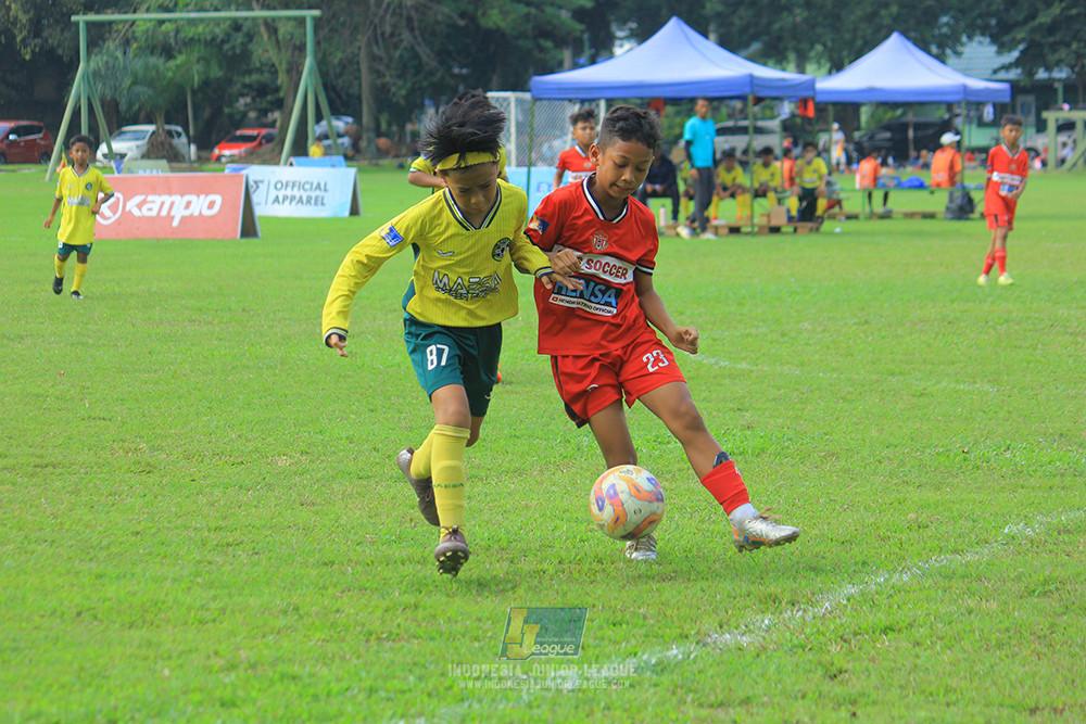 ijl u11 100526 maesa pararaider army vs kids soccer family
