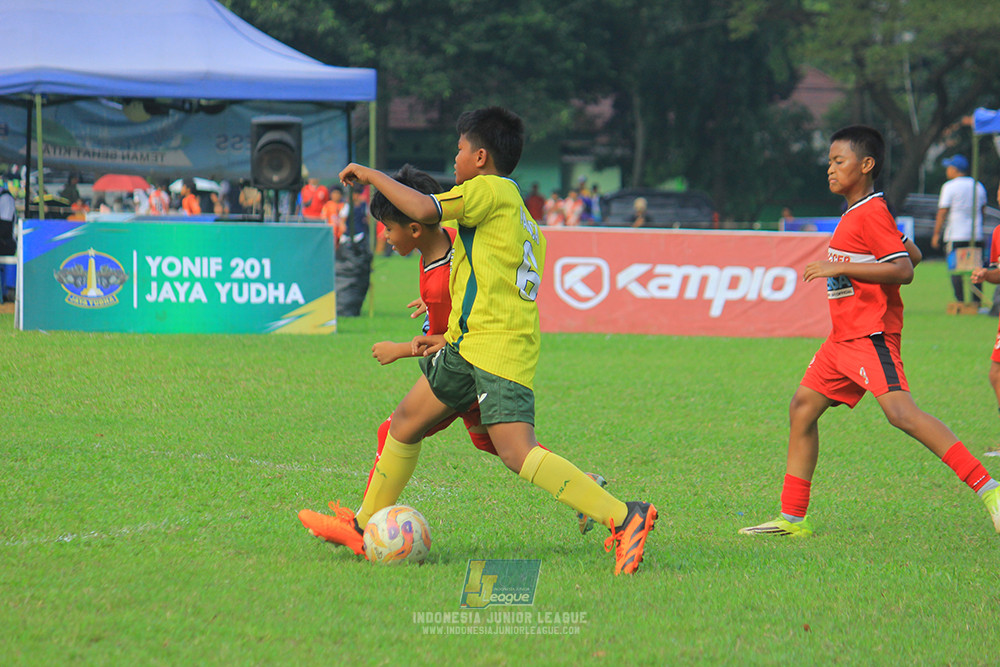 ijl u11 100526 maesa pararaider army vs kids soccer family