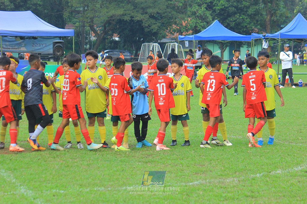 ijl u11 100526 maesa pararaider army vs kids soccer family