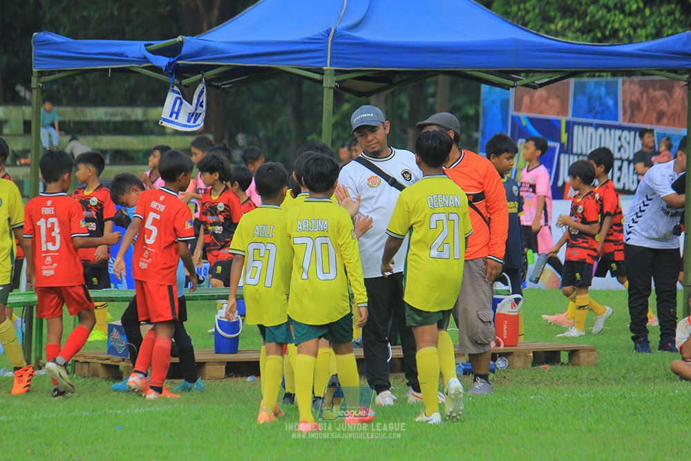 ijl u11 100526 maesa pararaider army vs kids soccer family