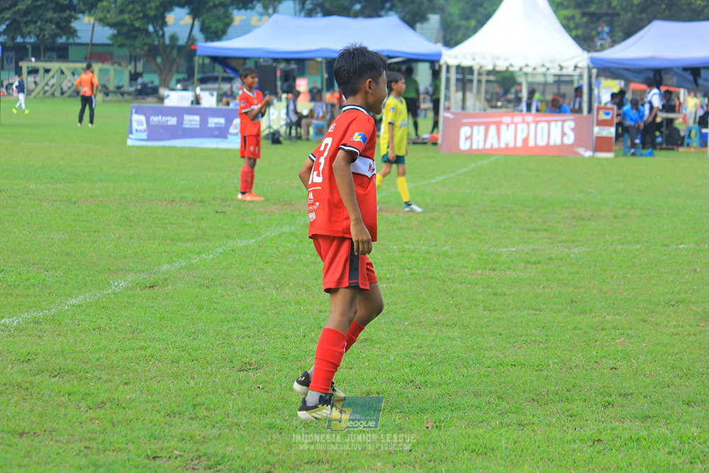 ijl u11 100526 maesa pararaider army vs kids soccer family