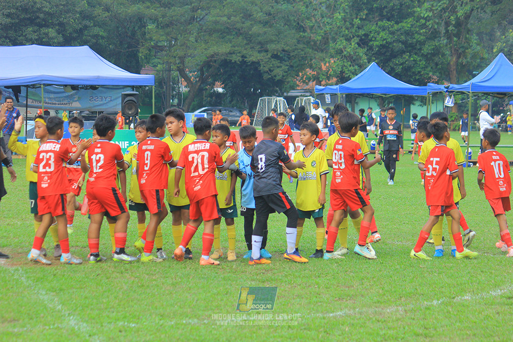 ijl u11 100526 maesa pararaider army vs kids soccer family