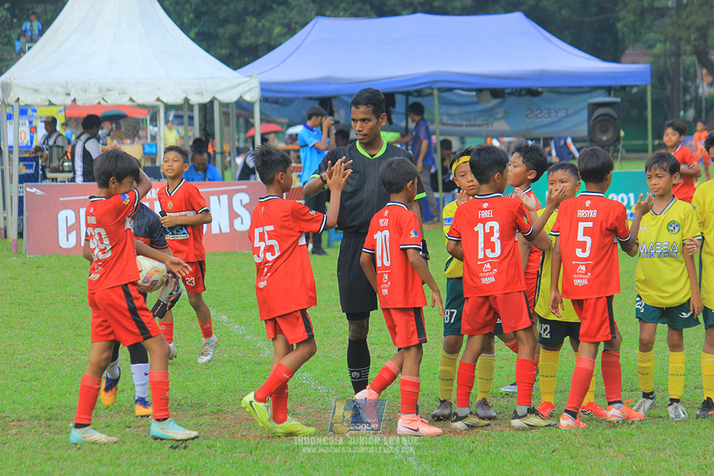 ijl u11 100526 maesa pararaider army vs kids soccer family