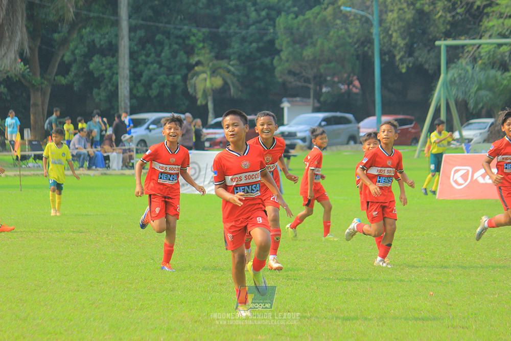 ijl u11 100526 maesa pararaider army vs kids soccer family
