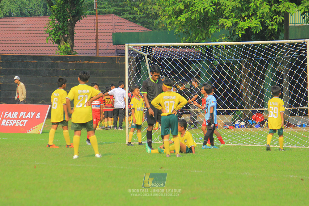 ijl u11 100526 maesa pararaider army vs kids soccer family