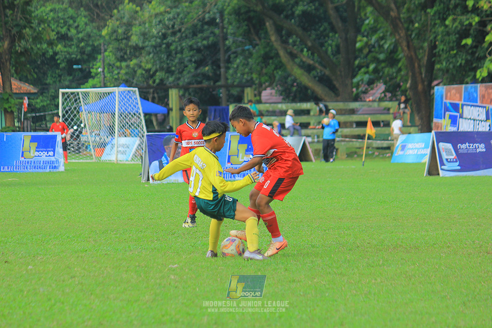 ijl u11 100526 maesa pararaider army vs kids soccer family