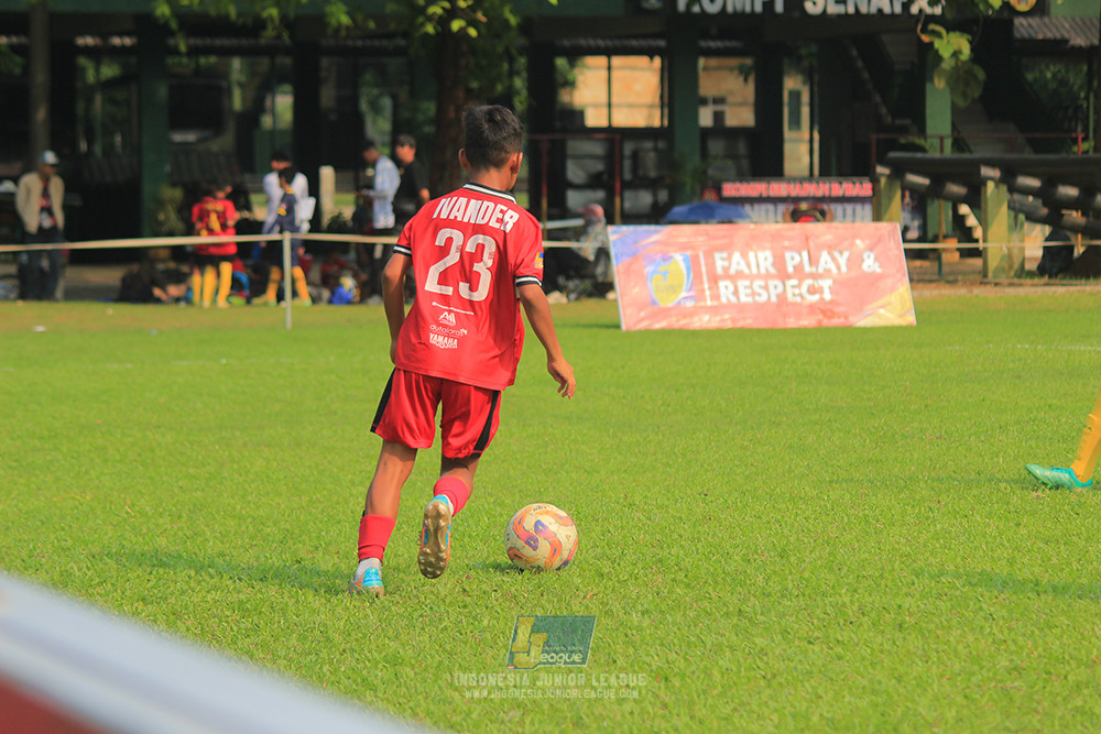 ijl u11 100526 maesa pararaider army vs kids soccer family
