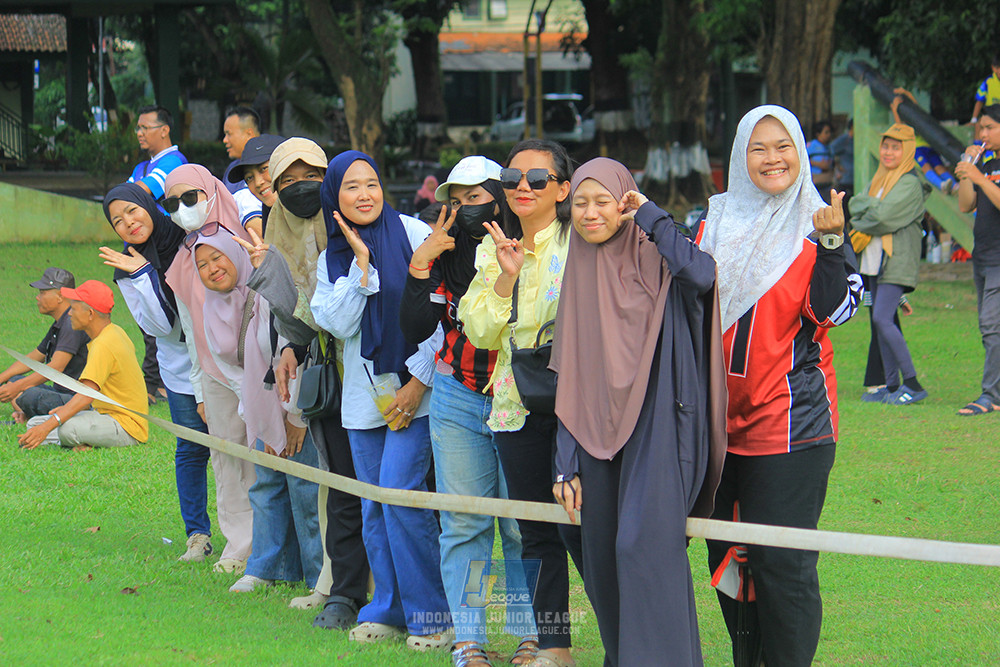 ijl u11 100526 maesa pararaider army vs kids soccer family