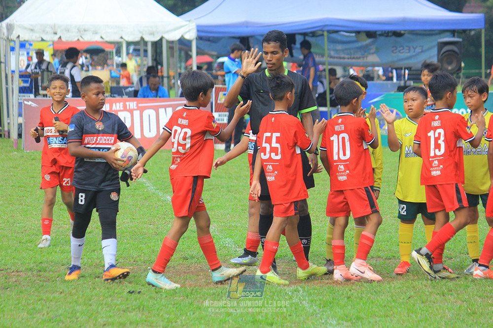 ijl u11 100526 maesa pararaider army vs kids soccer family