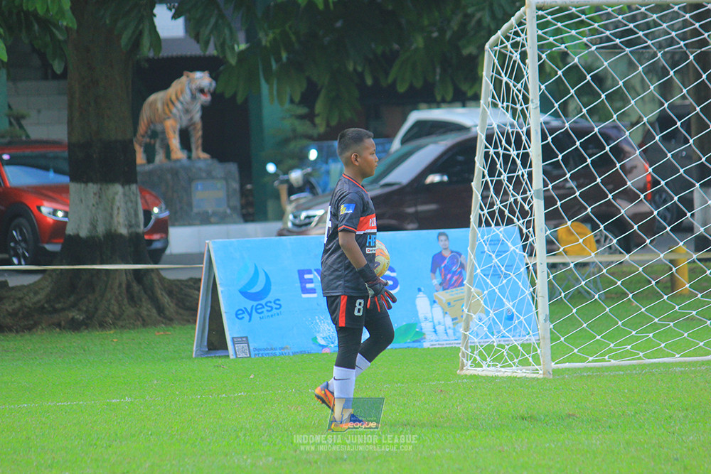 ijl u11 100526 maesa pararaider army vs kids soccer family
