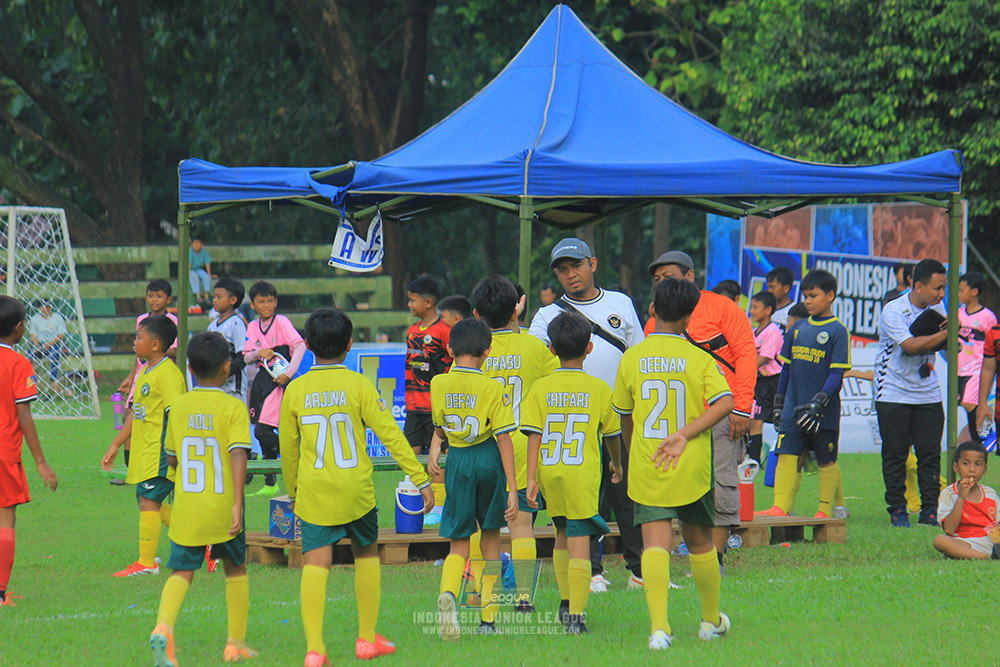 ijl u11 100526 maesa pararaider army vs kids soccer family