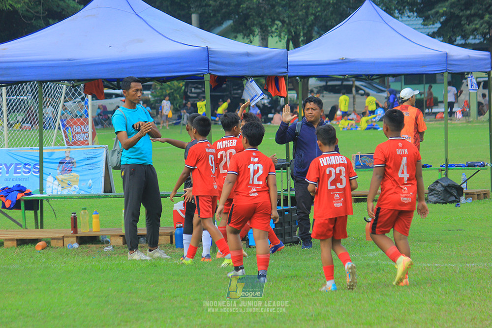 ijl u11 100526 maesa pararaider army vs kids soccer family
