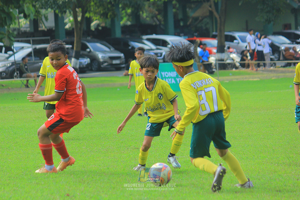 ijl u11 100526 maesa pararaider army vs kids soccer family