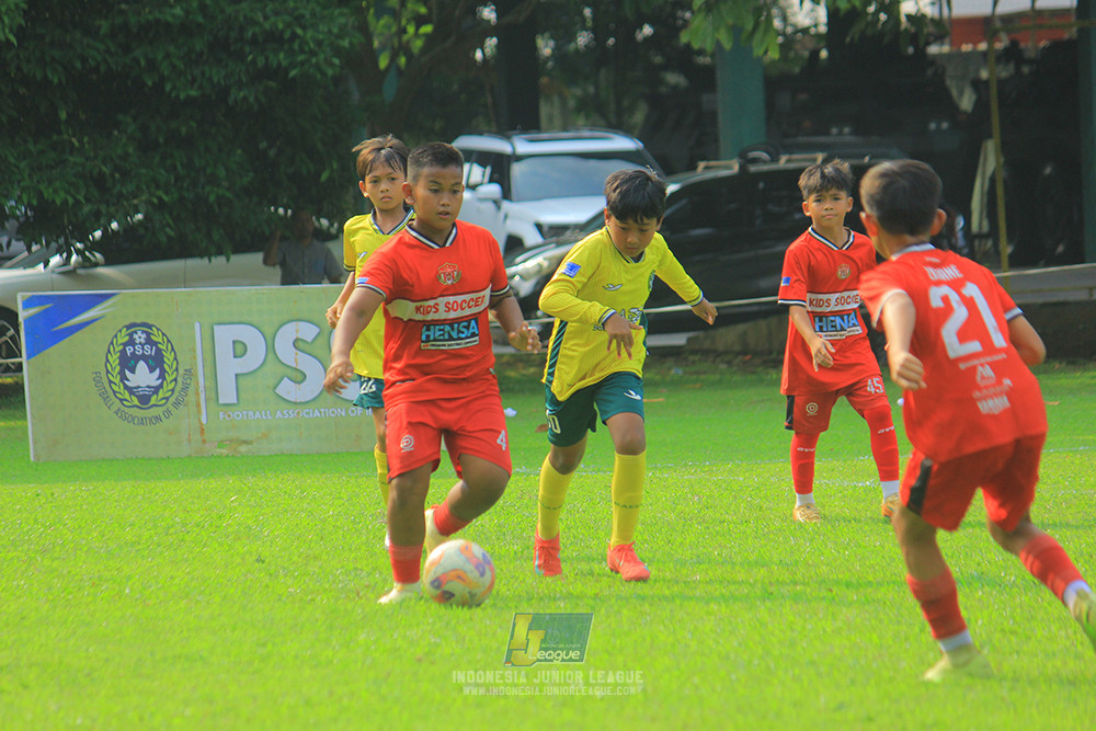 ijl u11 100526 maesa pararaider army vs kids soccer family