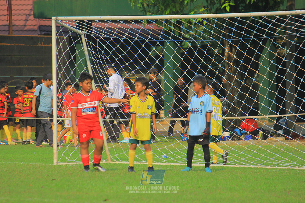 ijl u11 100526 maesa pararaider army vs kids soccer family