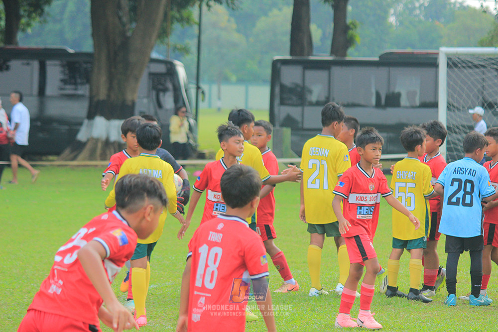 ijl u11 100526 maesa pararaider army vs kids soccer family