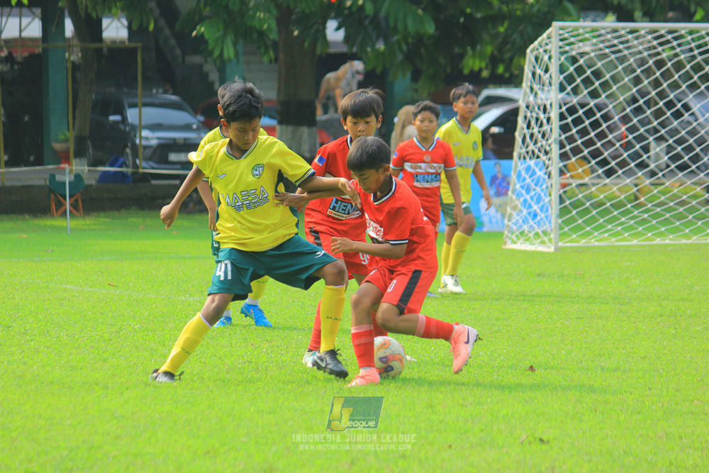 ijl u11 100526 maesa pararaider army vs kids soccer family