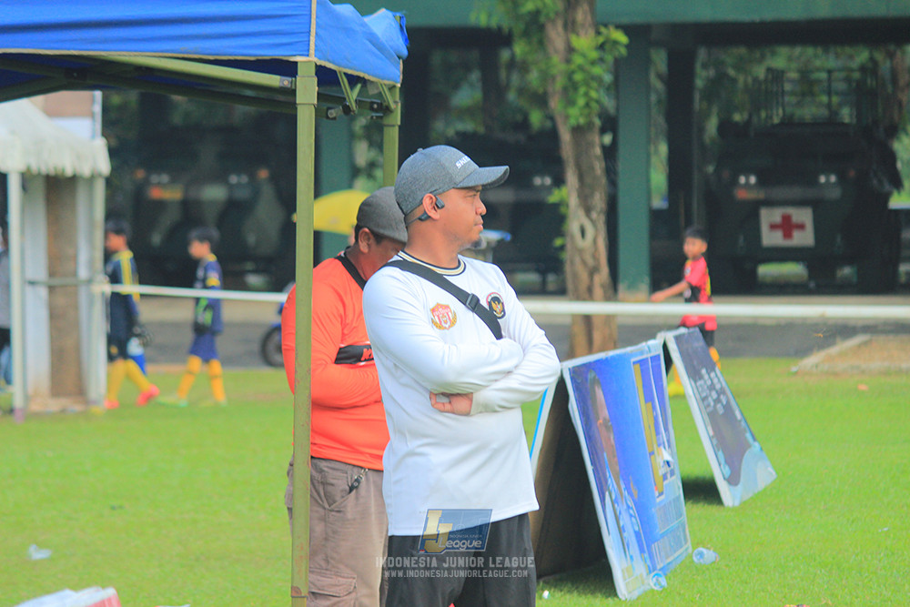 ijl u11 100526 maesa pararaider army vs kids soccer family
