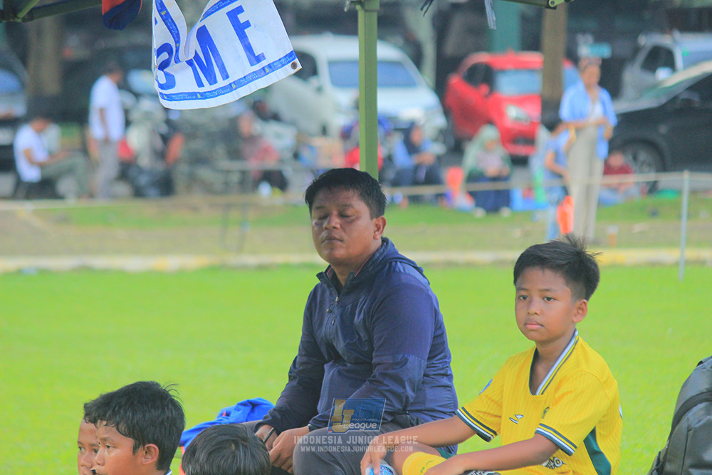 ijl u11 100526 maesa pararaider army vs kids soccer family