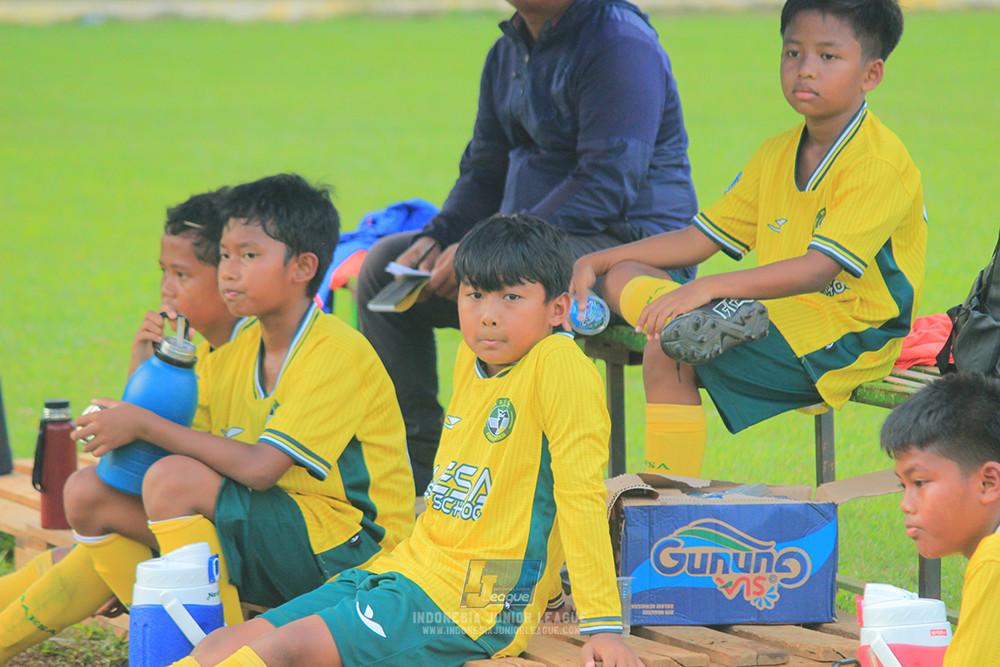 ijl u11 100526 maesa pararaider army vs kids soccer family