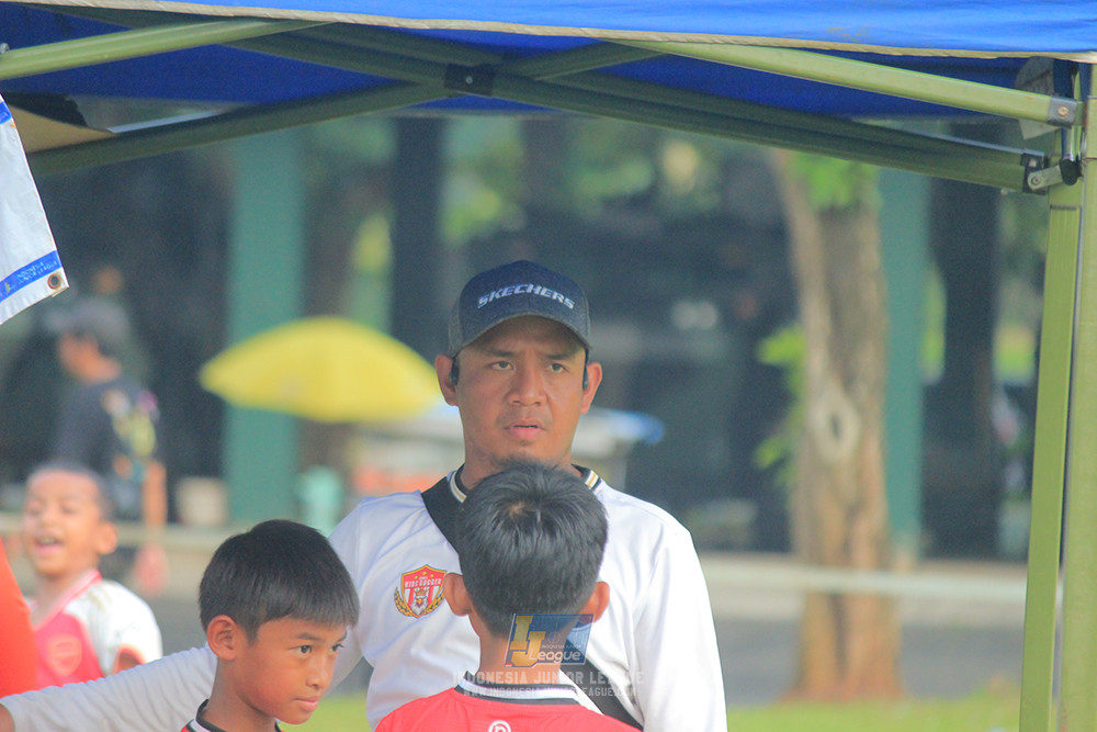 ijl u11 100526 maesa pararaider army vs kids soccer family