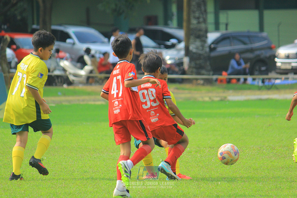 ijl u11 100526 maesa pararaider army vs kids soccer family