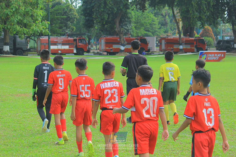 ijl u11 100526 maesa pararaider army vs kids soccer family