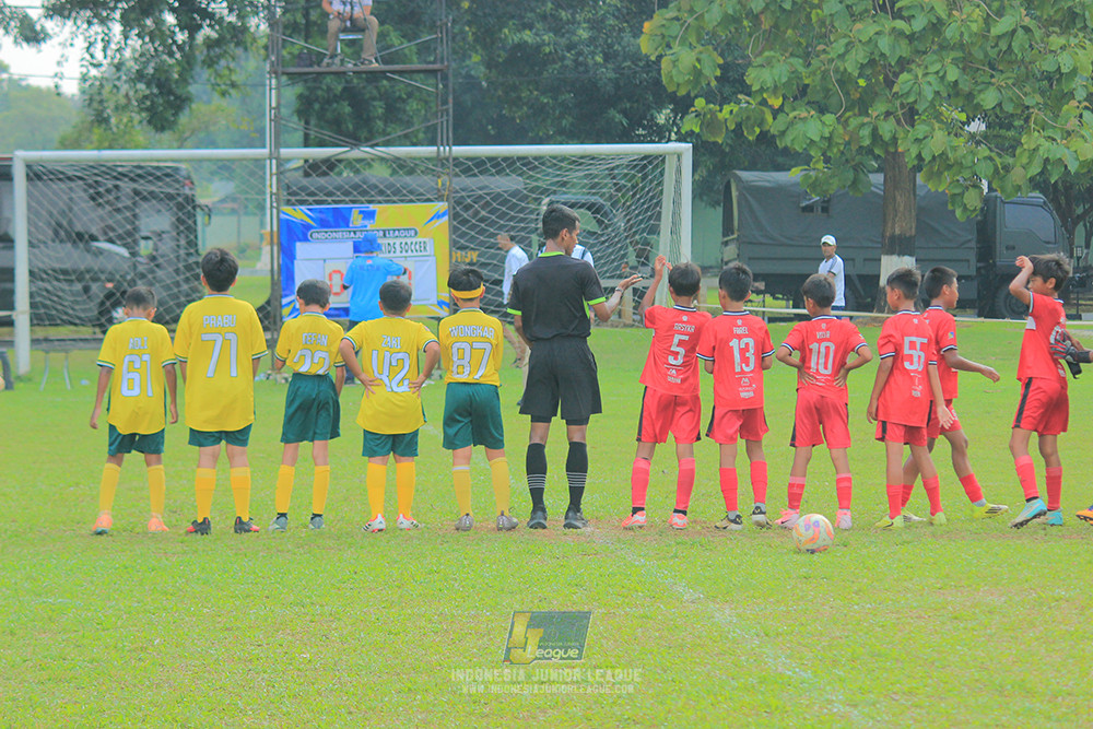 ijl u11 100526 maesa pararaider army vs kids soccer family