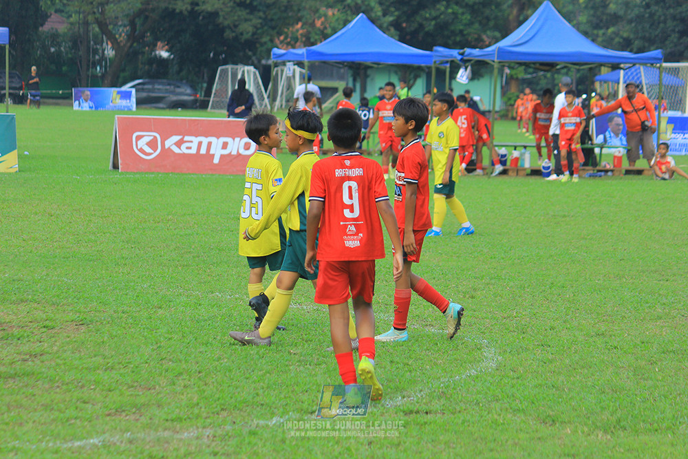 ijl u11 100526 maesa pararaider army vs kids soccer family