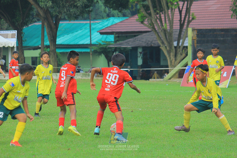 ijl u11 100526 maesa pararaider army vs kids soccer family