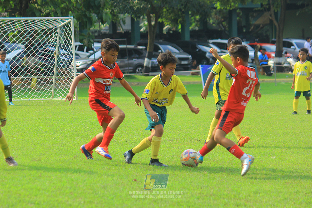 ijl u11 100526 maesa pararaider army vs kids soccer family