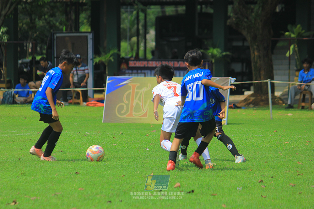 ijl u11 100526 steelford united vs isa marzuki bandriawan