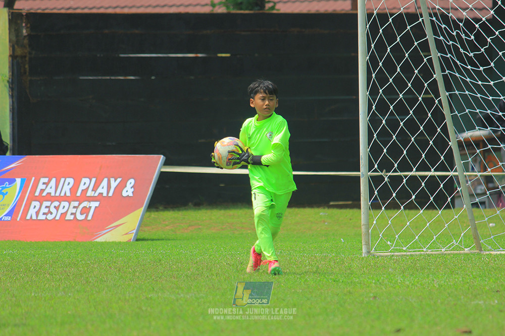 ijl u11 100526 steelford united vs isa marzuki bandriawan