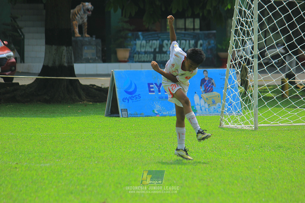 ijl u11 100526 steelford united vs isa marzuki bandriawan