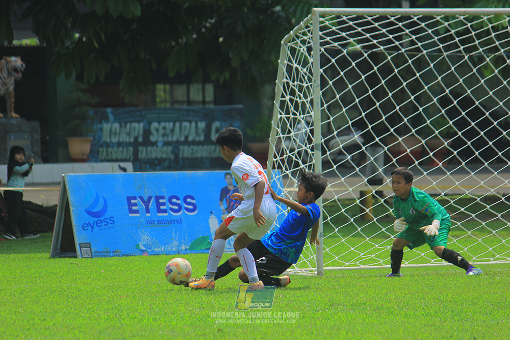 ijl u11 100526 steelford united vs isa marzuki bandriawan