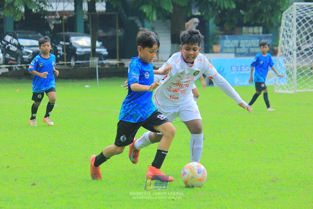 ijl u11 100526 steelford united vs isa marzuki bandriawan