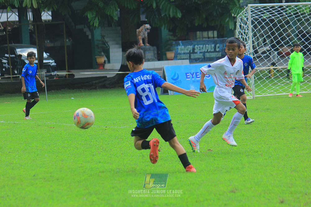 ijl u11 100526 steelford united vs isa marzuki bandriawan
