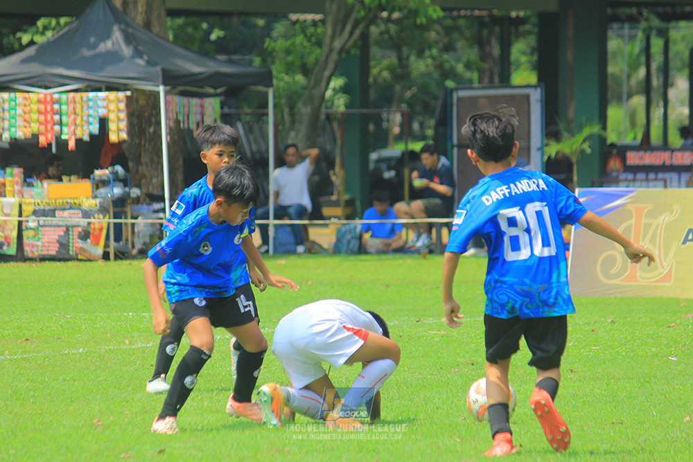 ijl u11 100526 steelford united vs isa marzuki bandriawan