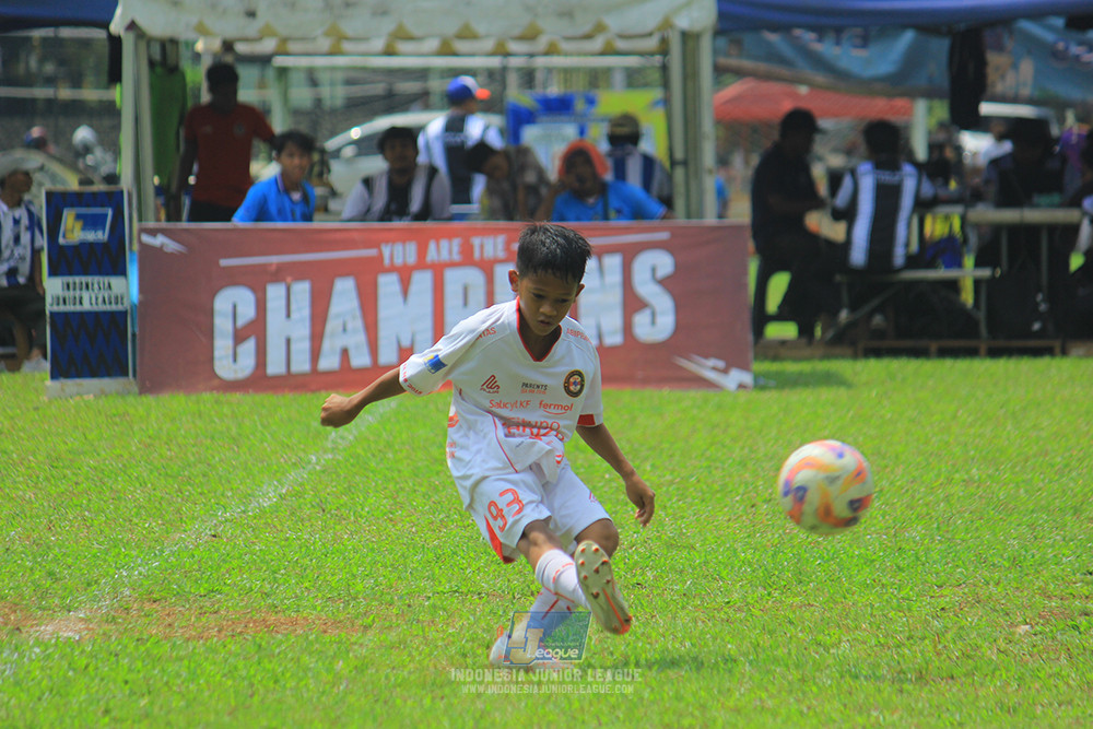 ijl u11 100526 steelford united vs isa marzuki bandriawan