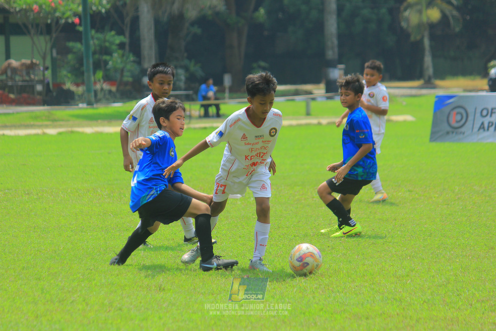 ijl u11 100526 steelford united vs isa marzuki bandriawan
